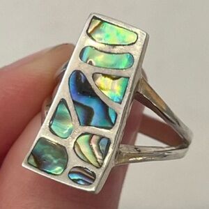 Sterling silver mother of pearl ring. Size 7.25